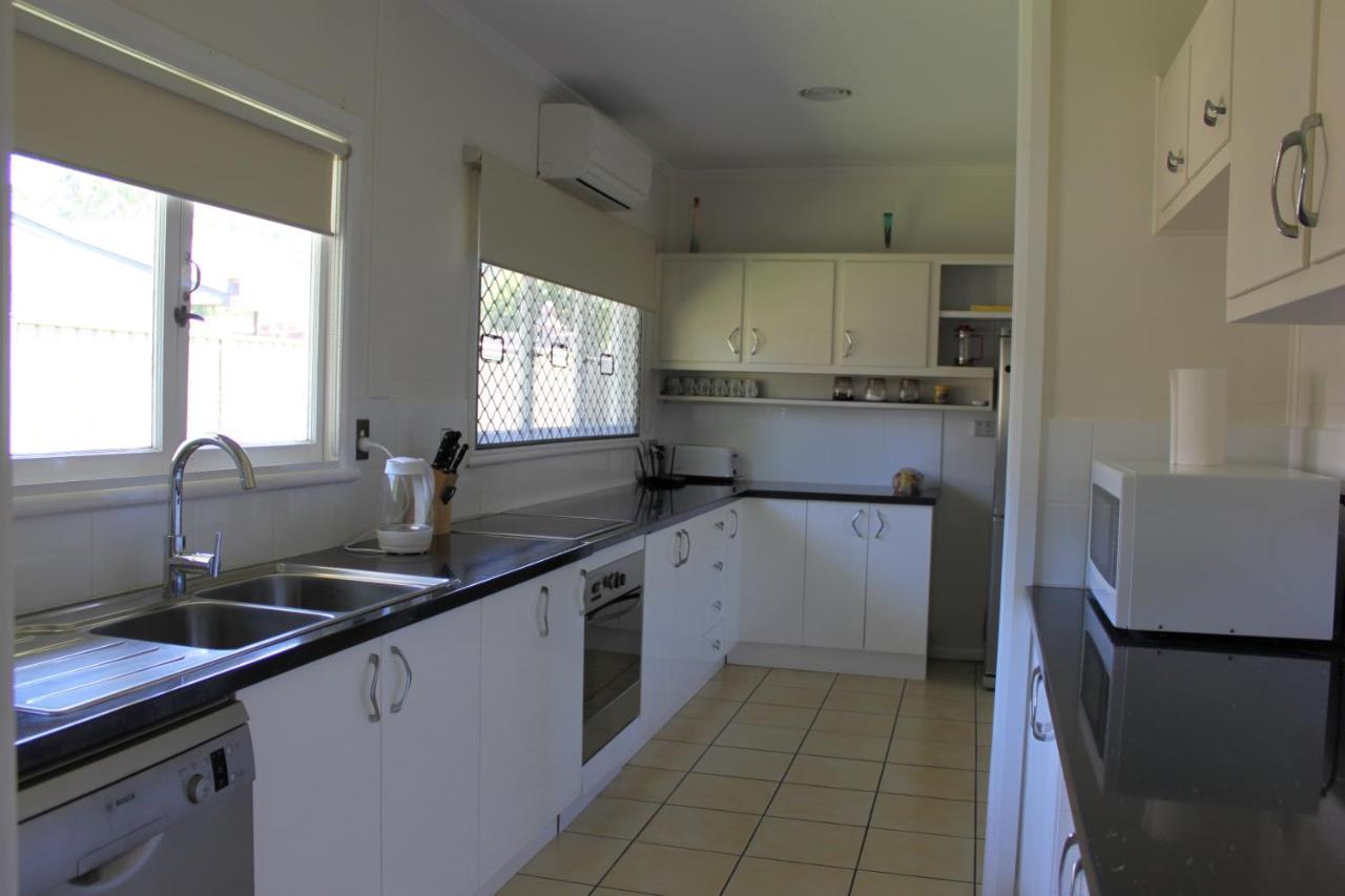 Edge Hill Clean & Green Cairns, 7 Minutes From The Airport, 7 Minutes To Cairns Cbd & Reef Fleet Terminal Exterior foto